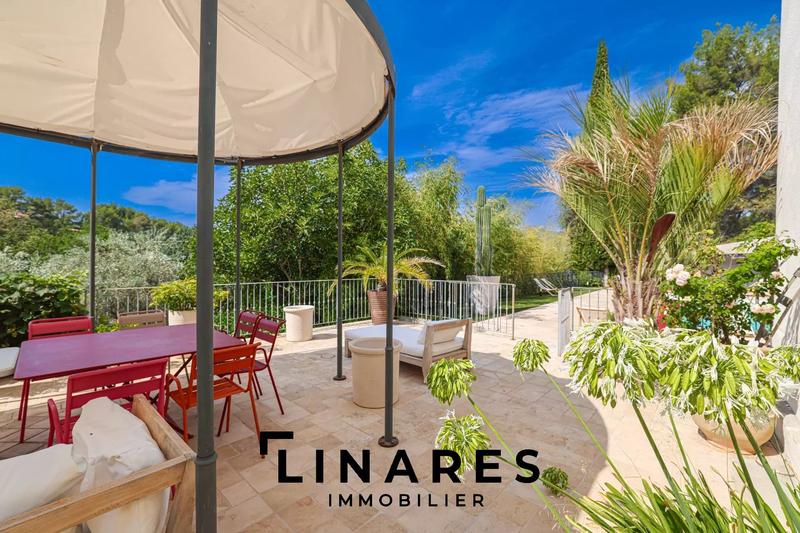 Villa - 320 m² - 5 pièces