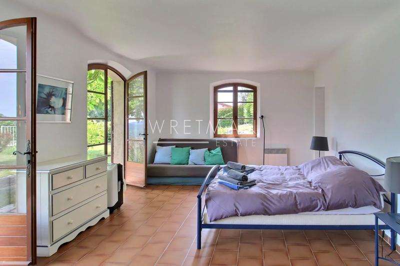 Villa - 201 m² - 6 pièces