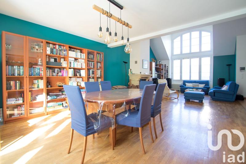 Maison - 210 m² - 8 pièces