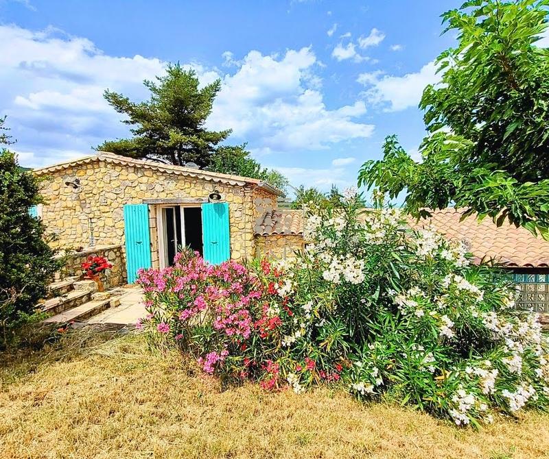 Mas - 250 m² - 11 pièces