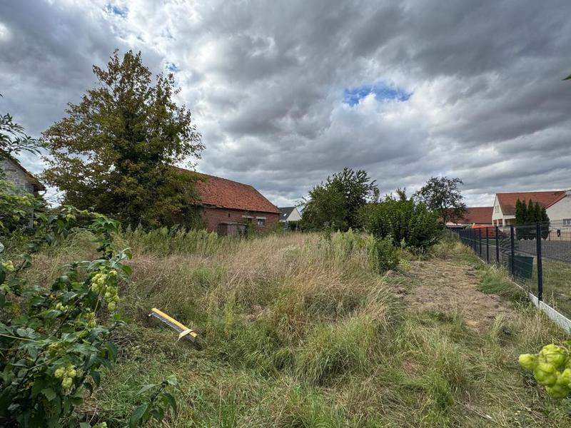 Terrain constructible - 733 m²