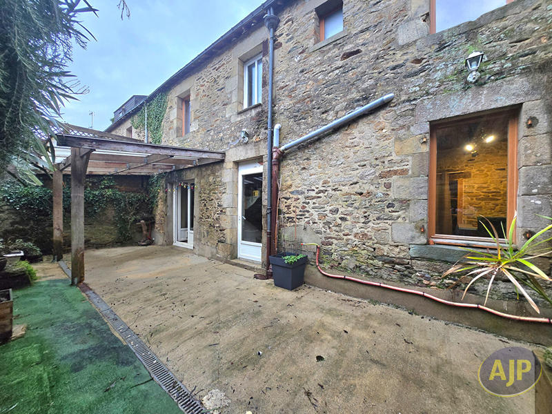 Maison - 150 m² - 7 pièces