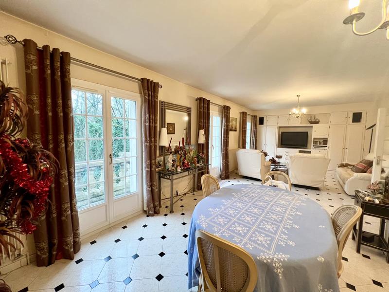 Maison - 200 m² - 6 pièces