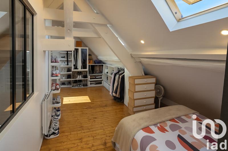 Maison - 250 m² - 8 pièces