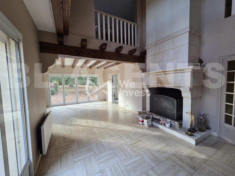 Maison - 213 m² - 7 pièces