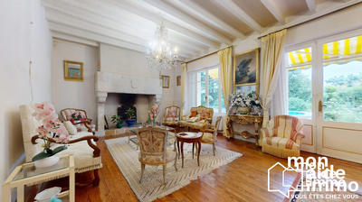 Maison - 266 m² - 7 pièces