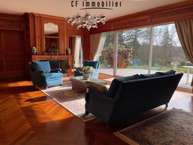 Maison - 455 m² - 9 pièces