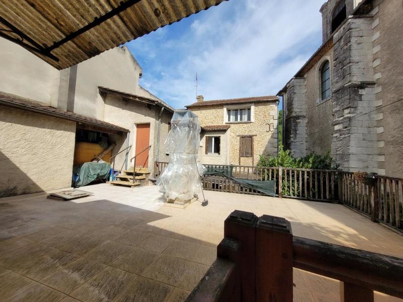 Maison - 216 m² - 10 pièces