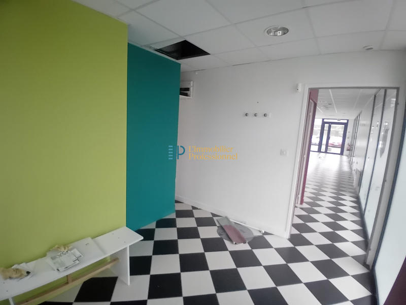 Local commercial - 56 m² - 2 pièces