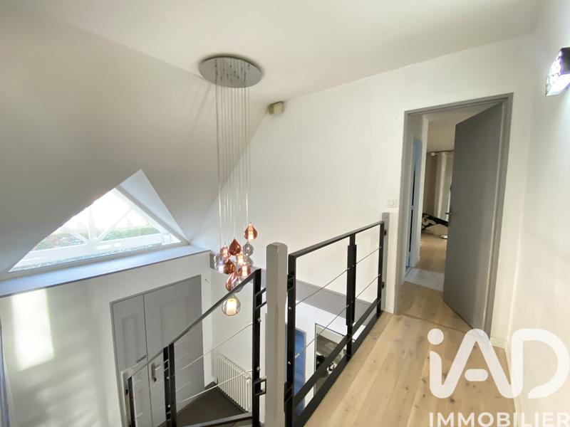 Maison - 180 m² - 8 pièces