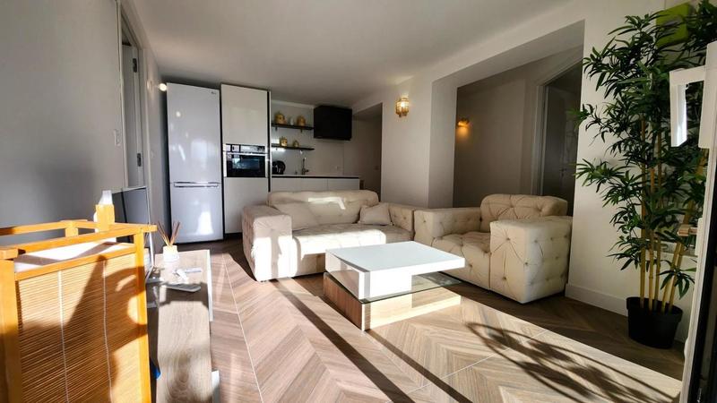 Villa - 437 m² - 14 pièces