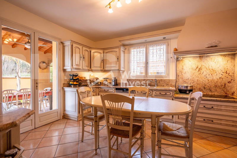 Maison - 291 m² - 10 pièces