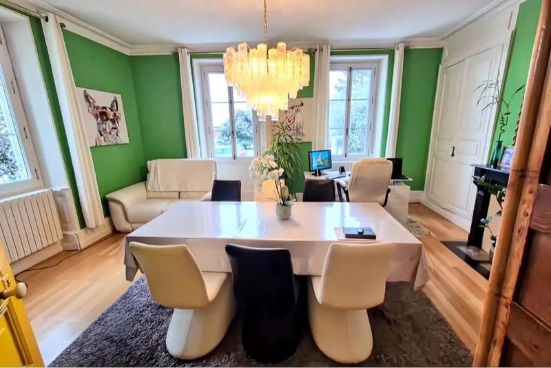 Maison - 300 m² - 7 pièces