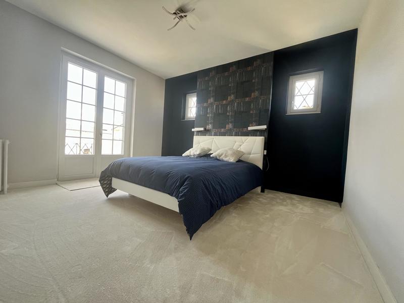 Maison - 245 m² - 7 pièces