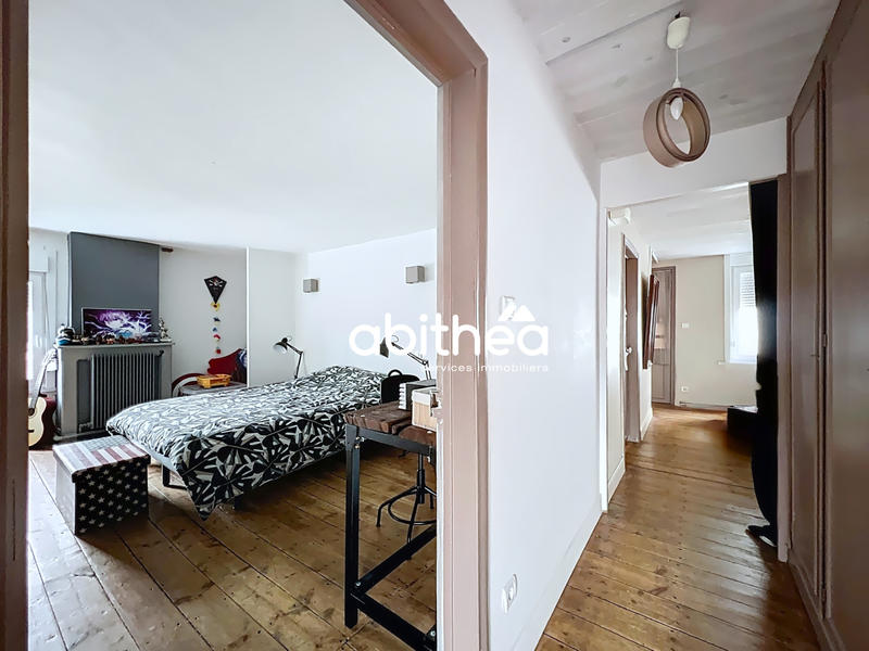 Maison - 380 m² - 13 pièces