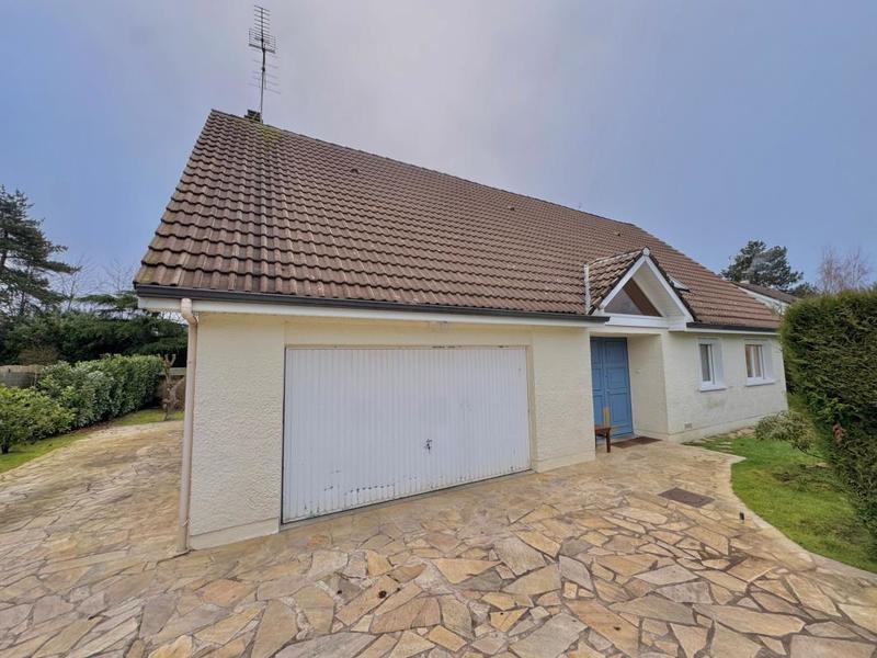 Maison - 220 m² - 6 pièces