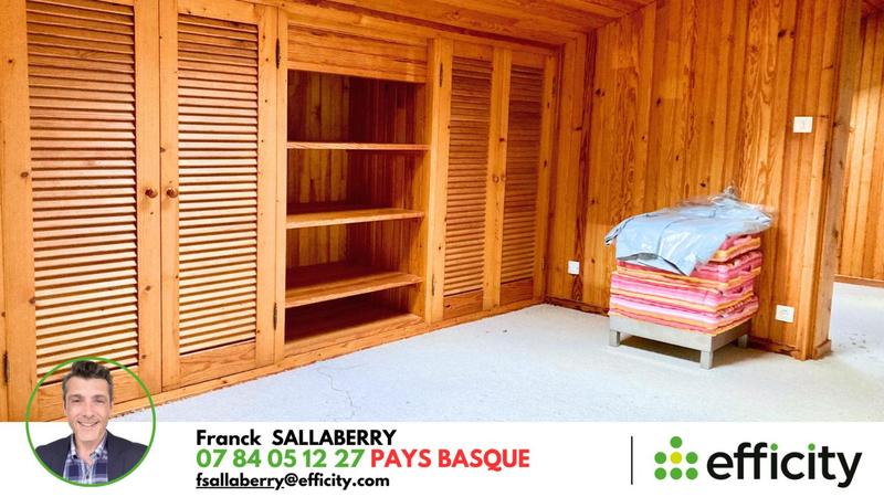 Maison - 203 m² - 8 pièces