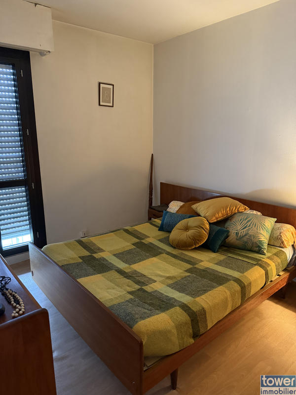 Appartement - 98 m² - 5 pièces