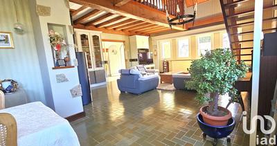 Maison - 284 m² - 9 pièces