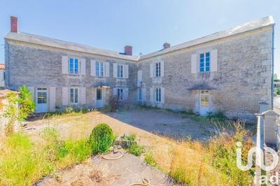 Maison - 233 m² - 8 pièces