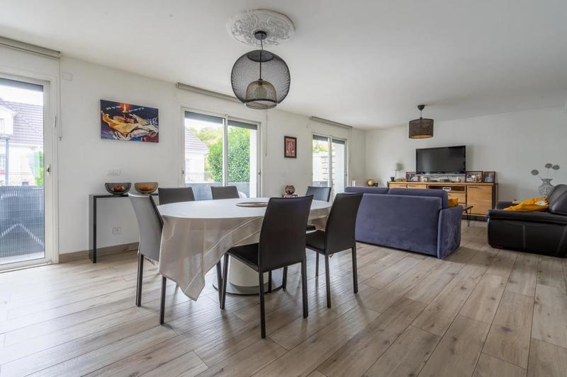 Maison - 196 m² - 8 pièces