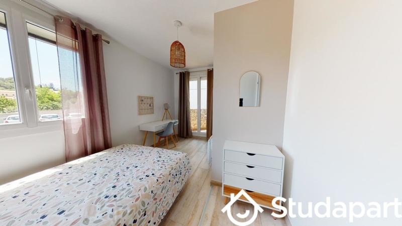 Chambre - 10 m² - 1 pièce