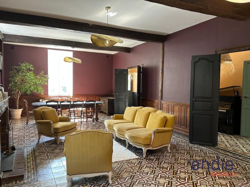 Maison - 430 m² - 14 pièces