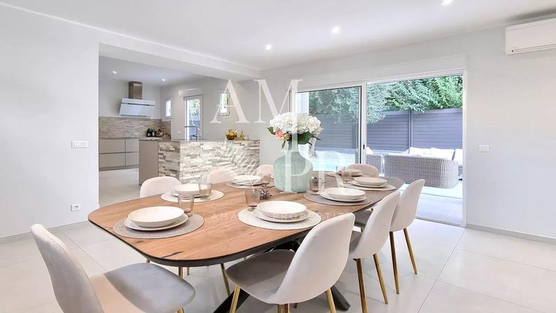 Maison de ville - 180 m² - 7 pièces