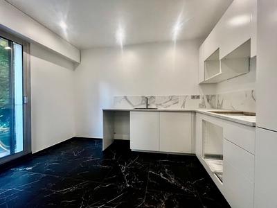 Appartement - 101 m² - 4 pièces