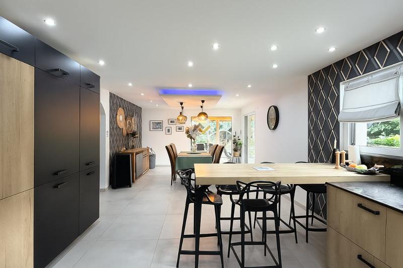 Maison contemporaine - 186 m² - 7 pièces