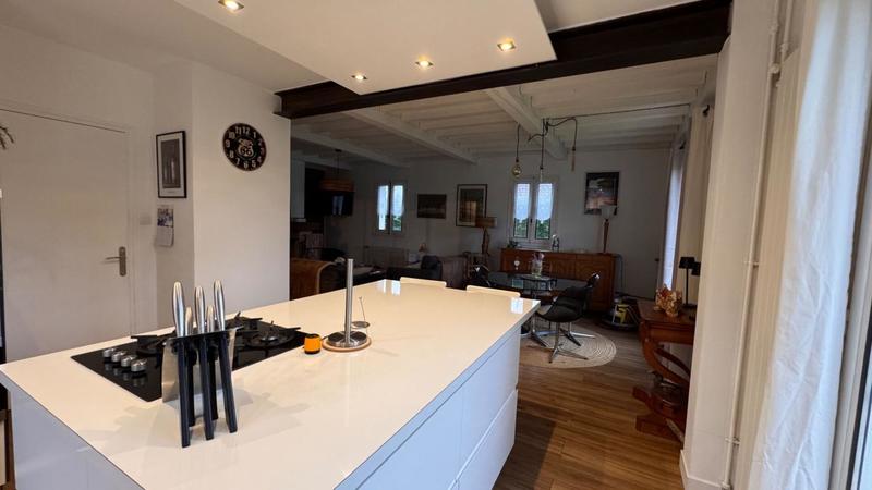 Maison - 125 m² - 5 pièces