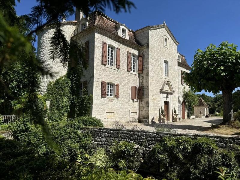 Maison de maîtres - 639 m² - 18 pièces