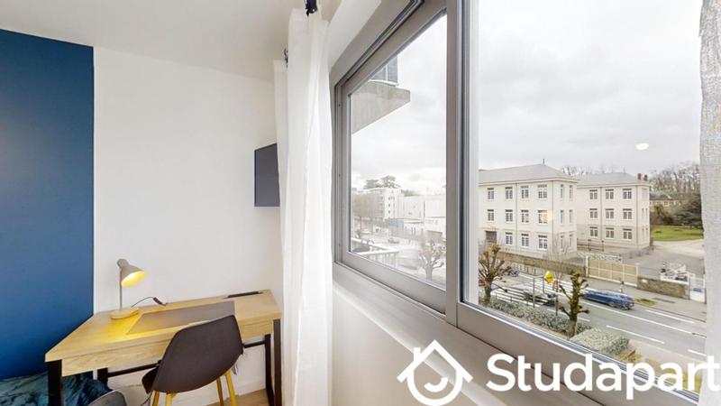 Chambre - 85 m² - 1 pièce