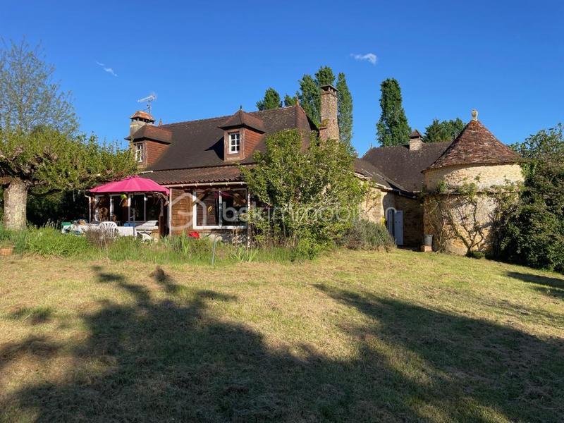 Propriété - 280 m² - 12 pièces