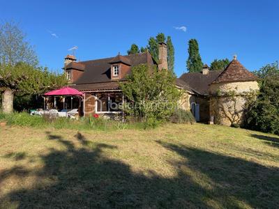 Propriété - 280 m² - 12 pièces