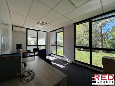 Bureau - 300 m²