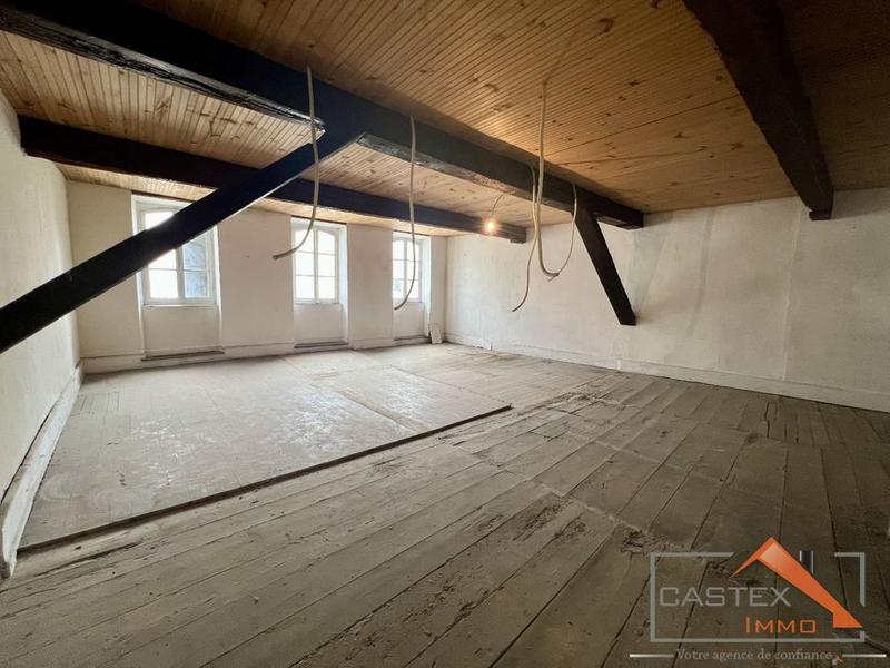 Maison de village - 287 m² - 11 pièces