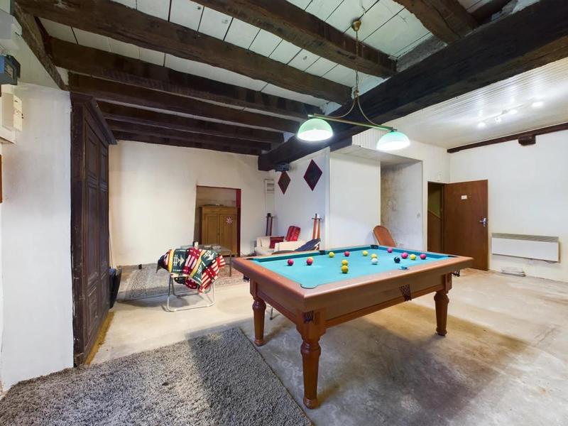 Maison - 220 m² - 8 pièces