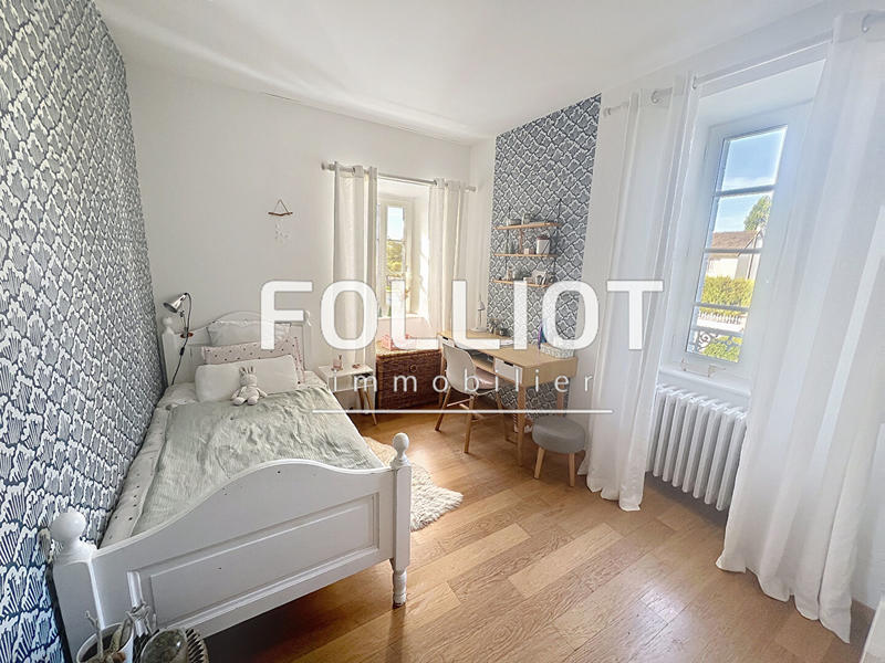 Maison - 198 m² - 10 pièces