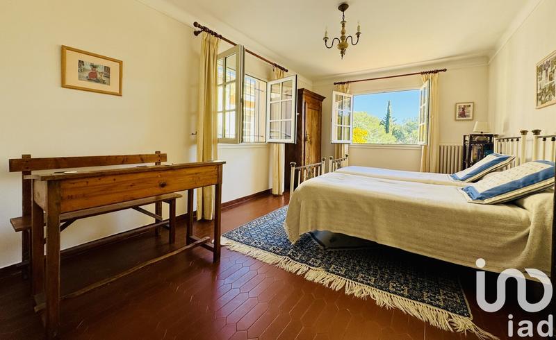 Maison - 350 m² - 8 pièces