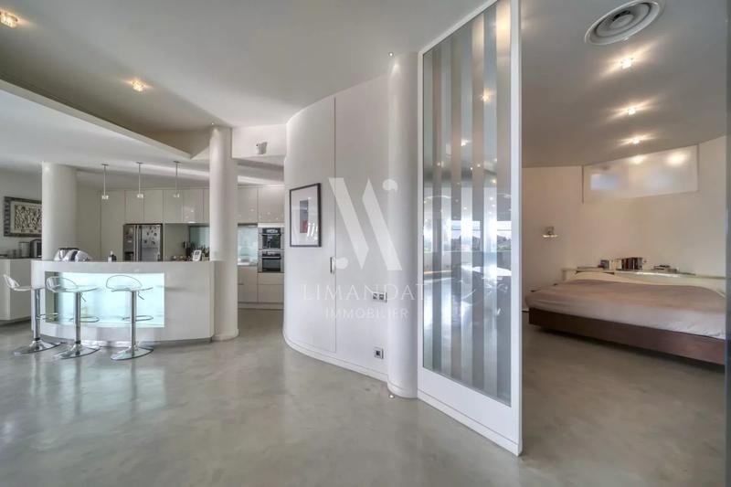 Appartement - 330 m² - 6 pièces