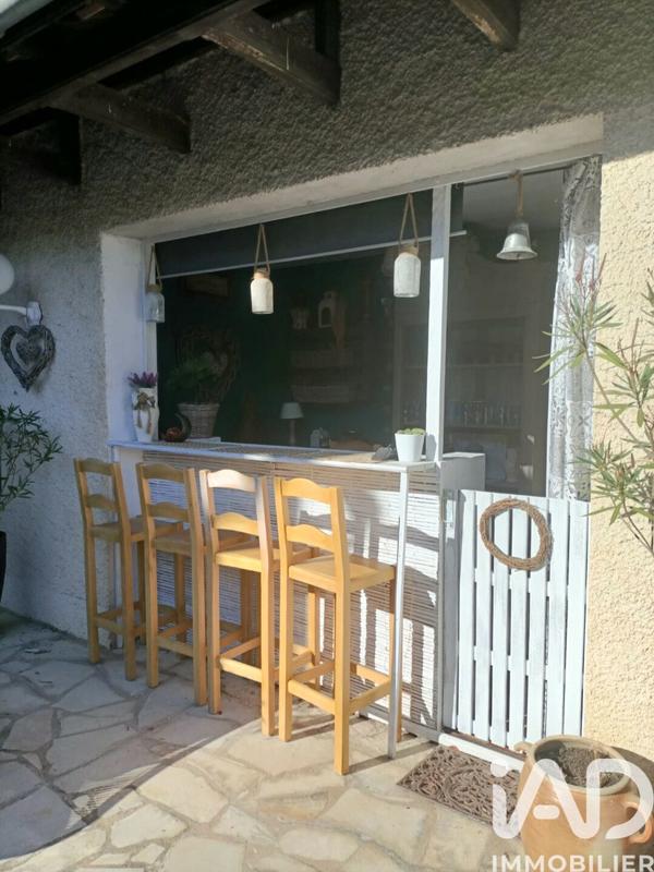 Maison - 1 300 m² - 20 pièces