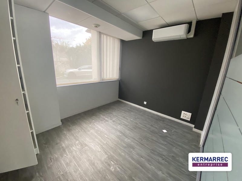 Local commercial - 106 m² - 6 pièces