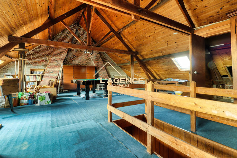 Maison - 228 m² - 7 pièces