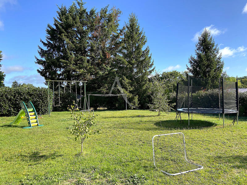 Maison - 216 m² - 7 pièces