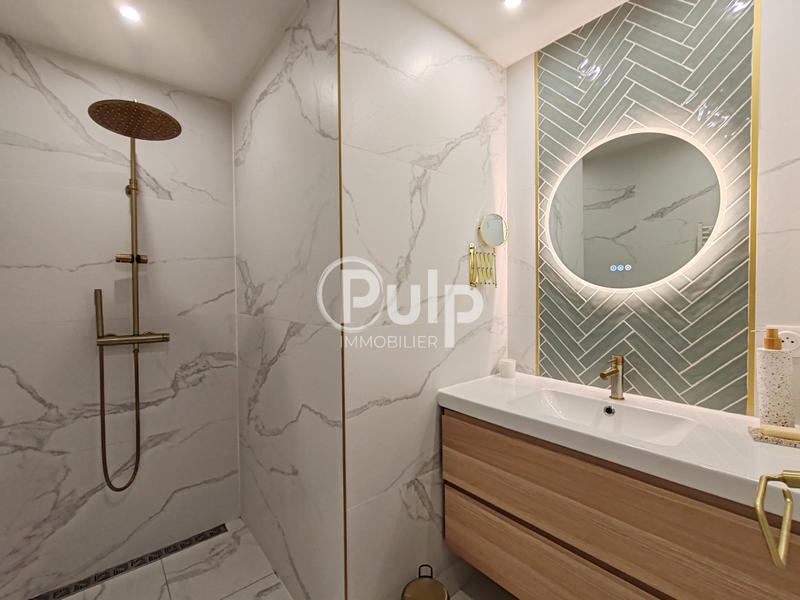 Appartement - 225 m² - 5 pièces