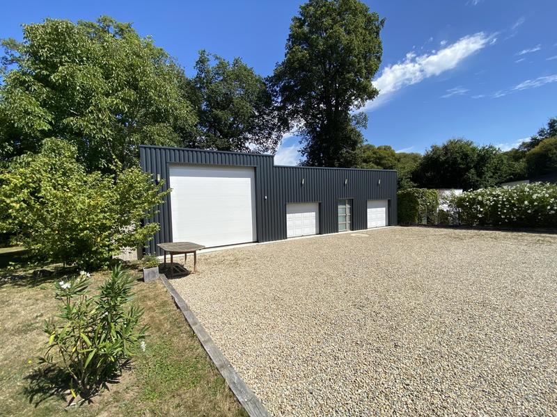 Maison - 251 m² - 8 pièces