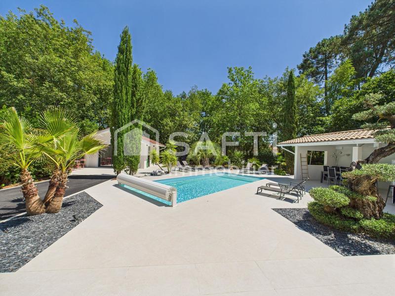 Maison - 260 m² - 7 pièces