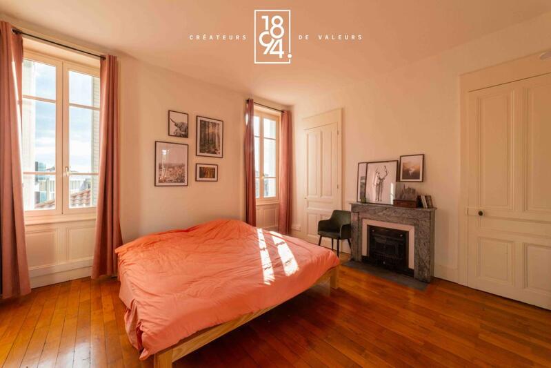 Appartement - 161 m² - 4 pièces