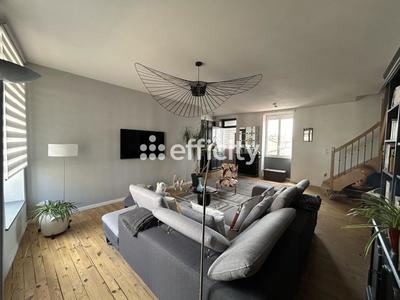 Appartement - 222 m² - 8 pièces